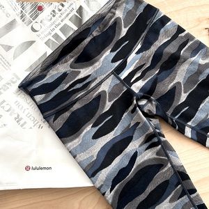 LuluLemon Cropped Legging